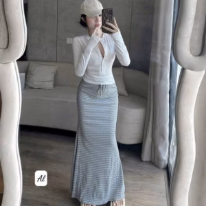 Set Váy Áo Thun Tăm Lạnh Tay Dài Nút Trụ Bt94Yz