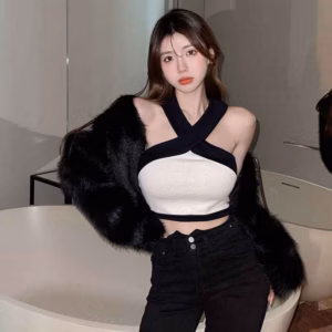 Áo Cổ Yếm Gân Xịn - Lê Phương Boutique