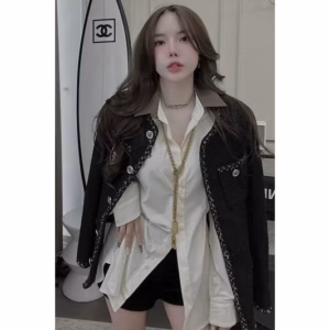 Áo Sơ Mi Nữ Dài Tay Thêu Chữ Phối Cổ Màu Nâu Cá Tính - Chipxinhxk