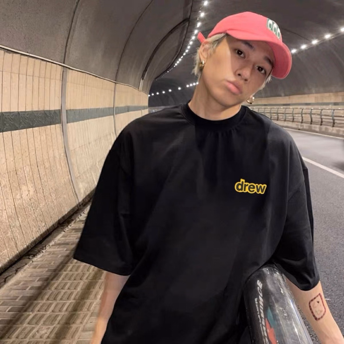 Áo Thun Tay Lỡ Unisex Mã Drew Mịn Mát Thấm Hút Mồ Hôi - Chốt Đi Store