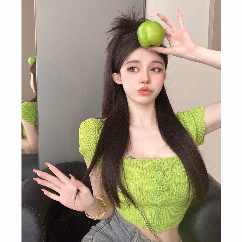 Áo Len Nữ Cổ Vuông Ngắn Tay Dáng Croptop Phối Khuy Giữa Alcrt - Chipxinhxk - Ảnh 3