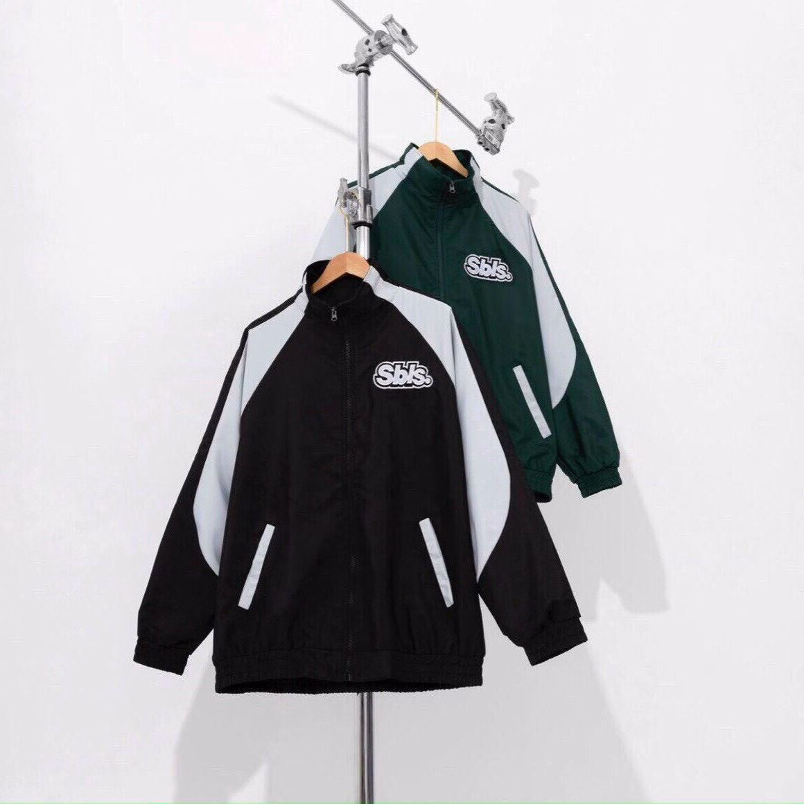 Áo Khoác Dù Nam Nữ Miss Floss Jacket Form Rộng Thời Trang Freesize Màu Đen/ Xanh Đậm Sht33 - Minh Hà House - Ảnh 3