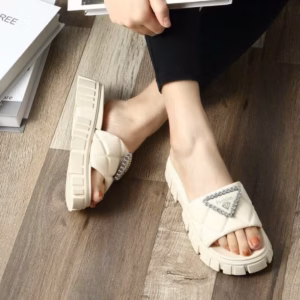 Dép Nữ Fashion Đế Cao 4 Cm, Siêu Êm, Lên Chân Sang Chảnh - Haanh