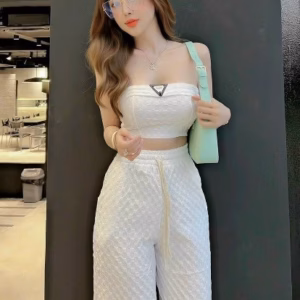 Set Bộ Thun Crtop Cá Tính Đính Phụ Kiện V528 - Haka Mây