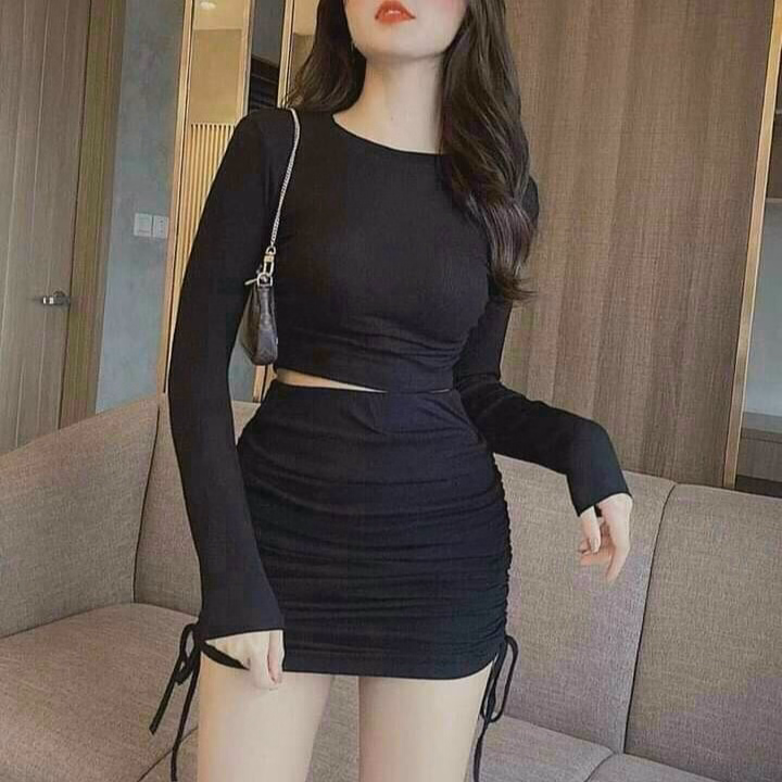 Set Áo Tay Dài Và Chân Váy Chất Thun Tăm Gân Màu Đỏ V34 - Haka Mây