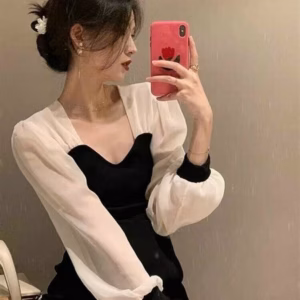 Váy Tiểu Thư Kate Phối Tay Viền Đen V64 - Cloudy Dress