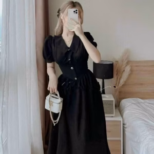 Váy Dài Ôm Eo Đính Kèm Nút Cổ Chữ V Thanh Lịch V88 - Cloudy Dress