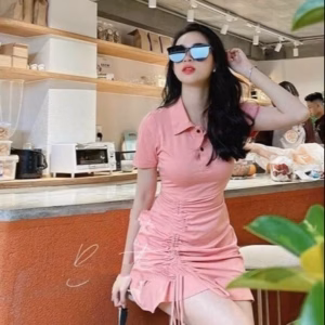 Đầm Thun Xòe Đuôi Cá Rút Dây Một Bên Gài Nút Cổ V102 - Cloudy Dress