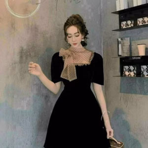 Đầm Đen Phối Voan Lưới Cổ Buột Nơ V106 - Cloudy Dress