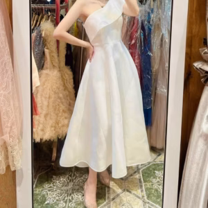 Đầm Lệch Vai Dáng Xòe Trễ Vai Sang Chảnh V165 - Haka Mây