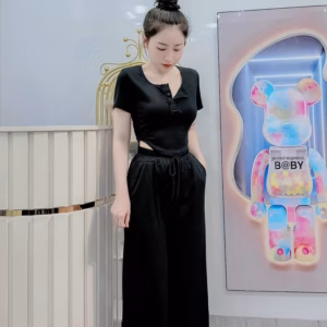 Set Bộ Đồ Nữ Áo Croptop Cổ Tròn Tay Ngắn Kèm Quần Dài Chất Len Tăm M916 - Lisa