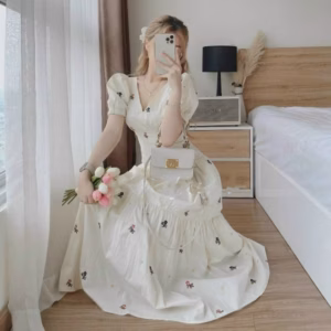 Đầm Nữ Cổ Tim Tay Ngắn Dáng Xòe Chất Lụa Hoa M543 - Aine