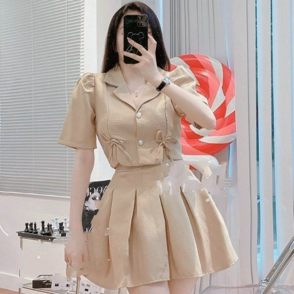 Set Chân Váy Xếp Ly Kèm Áo Croptop Cổ Vest Tay Ngắn Chất Linen M654 - Aine