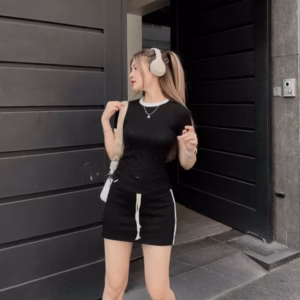 Set Chân Váy Có Quần Kèm Áo Thun M700 - Aine