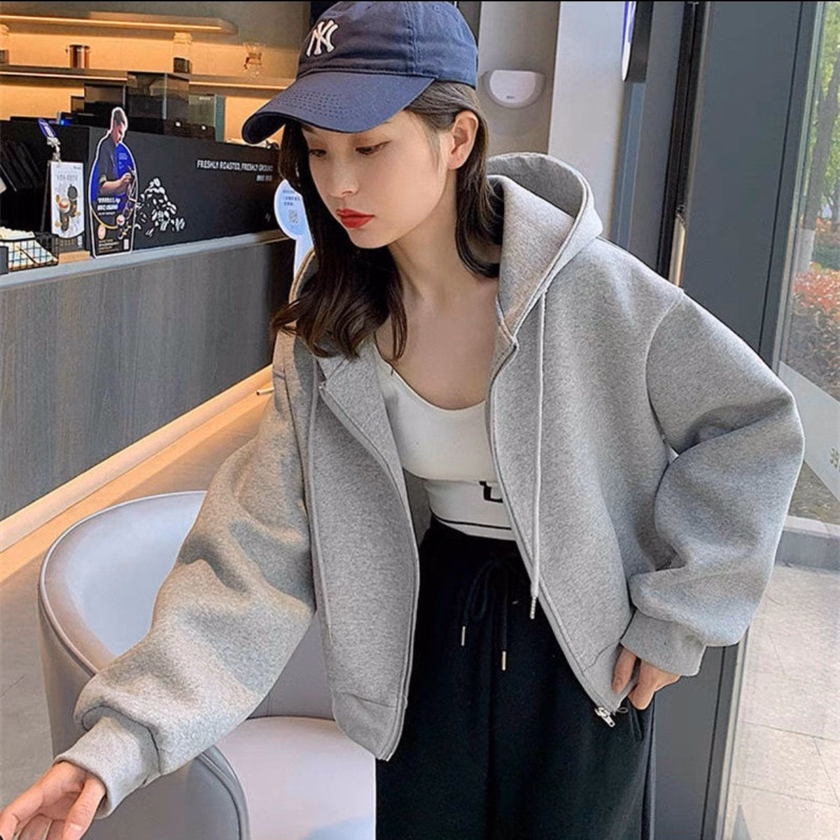 Áo Khoác Nữ Croptop Chất Vải Nỉ Trơn Dây Kéo Có Nón Cao Cấp - Htm Fashion - Ảnh 5