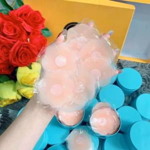 Miếng Dán Ngực Hình Hoa Silicon Cực Chắc Và Xinh Dành Cho Nữ