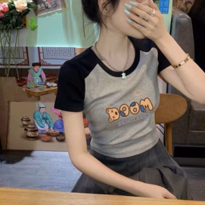 Áo Thun Nữ Croptop Cổ Tròn Tay Ngắn Boom - Ausa House