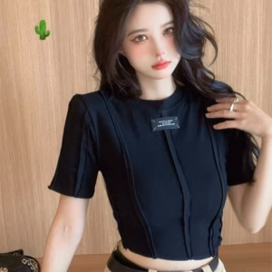 Áo Thun Nữ Croptop Logo Viền Nổi Thun Gân - Ausa House