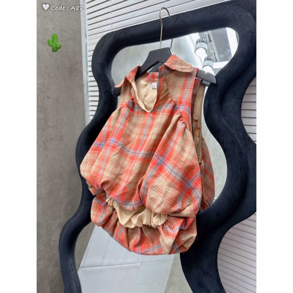 Áo Nữ Sơ Mi Kẻ Caro Bí Sát Nách Màu Đỏ - Ausa House - Ảnh 3