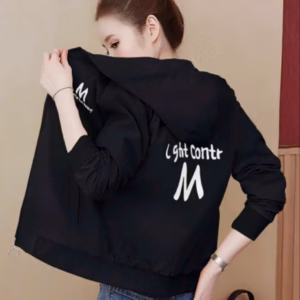 Áo Khoác Gió Nữ Chất Dù Có 2 Lớp Có Phối Nón Bao Đẹp Cực Tiện Bao Hot Trend Có In Chữ M Siêu Cute Và Đẹp Kiểu Dáng Thời Trang-Htm Fashion