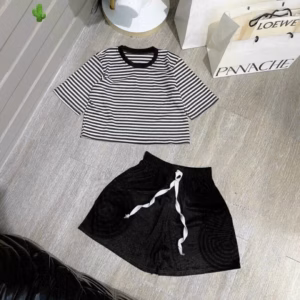 Set Đồ Nữ Kẻ Sọc Ngang Phối Quần Short Thun Gân - Ausa House