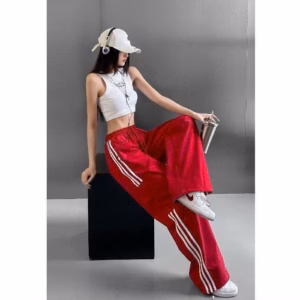 Quần Thể Thao Nữ Ống Rộng Phối Theo Phong Cách Thiết Kế Siêu Đẹp Và Nổi Bật Với Có 3 Sọc Thời Trang Hot Trend-Htm Fashion