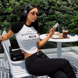 Áo Thun Nữ Croptop Cổ Tròn Tay Ngắn Riverdales High - Ausa House