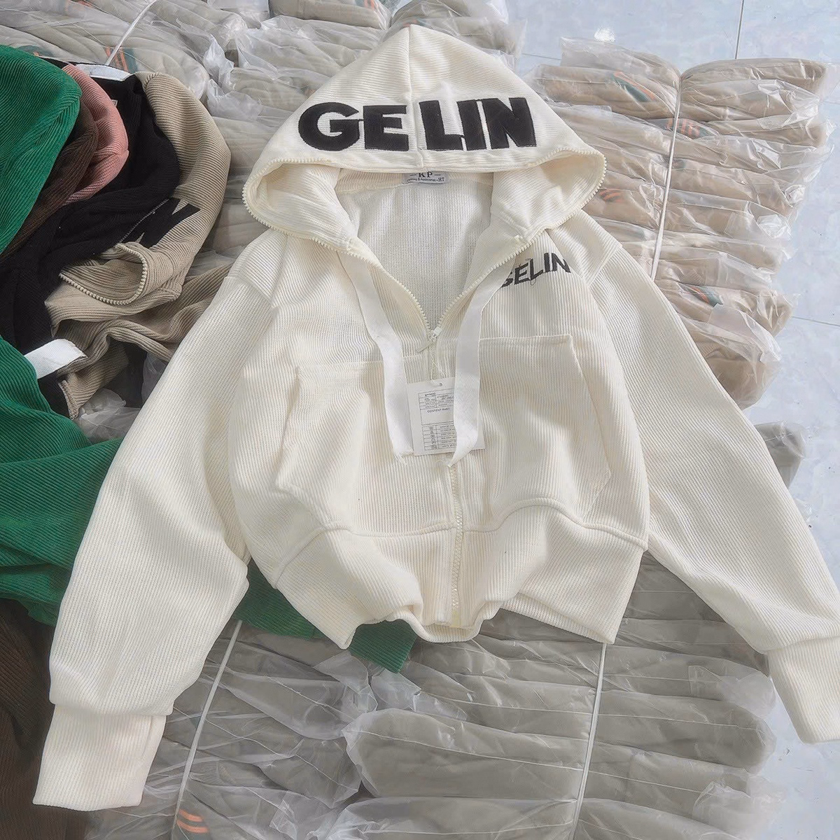 Áo Khoác Nữ Phối Dáng Kiểu Lửng Form Rộng Bao Đẹp Chất Liệu Vải Siêu Dày Dặn Và Mềm Mịn Có Mũ To Hàng Hot Trend-Htm Fashion - Ảnh 3