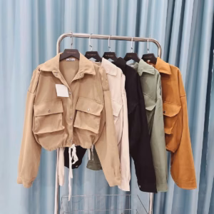 Áo Khoác Nữ Phối Theo Dáng Kiểu Lửng Với Form Rộng Cánh Tay Chất Liệu Vải Nhung 2 Lớp Siêu Dày Dặn Mặc Mát Mẻ Hàng Hot Trend-Htm Fashion