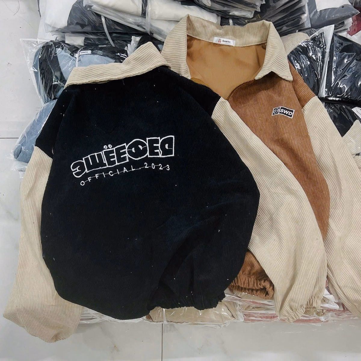 Áo Khoác Nam Nữ Phối Dáng Form Rộng Bao Ngầu Với Chất Vải Nhung 1 Lớp Siêu Đẹp Mang Cá Tính Trẻ Trung Hàng Hot Trend-Htm Fashion - Ảnh 6