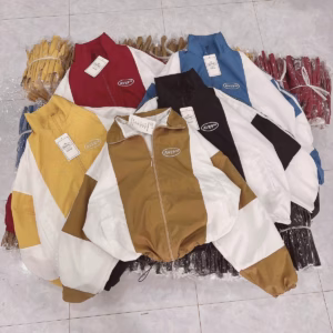 Áo Khoác Dù Nam Nữ Với Chất Dáng Form Rộng Siêu Cá Tính Trước Áo Có In Chữ Ave9 Tm Bao Đẹp Kiểu Lửng Ngay Áo Có Dây Rút Tiện Lợi Áo Đẹp Hàng Hot Trend-Htm Fashion