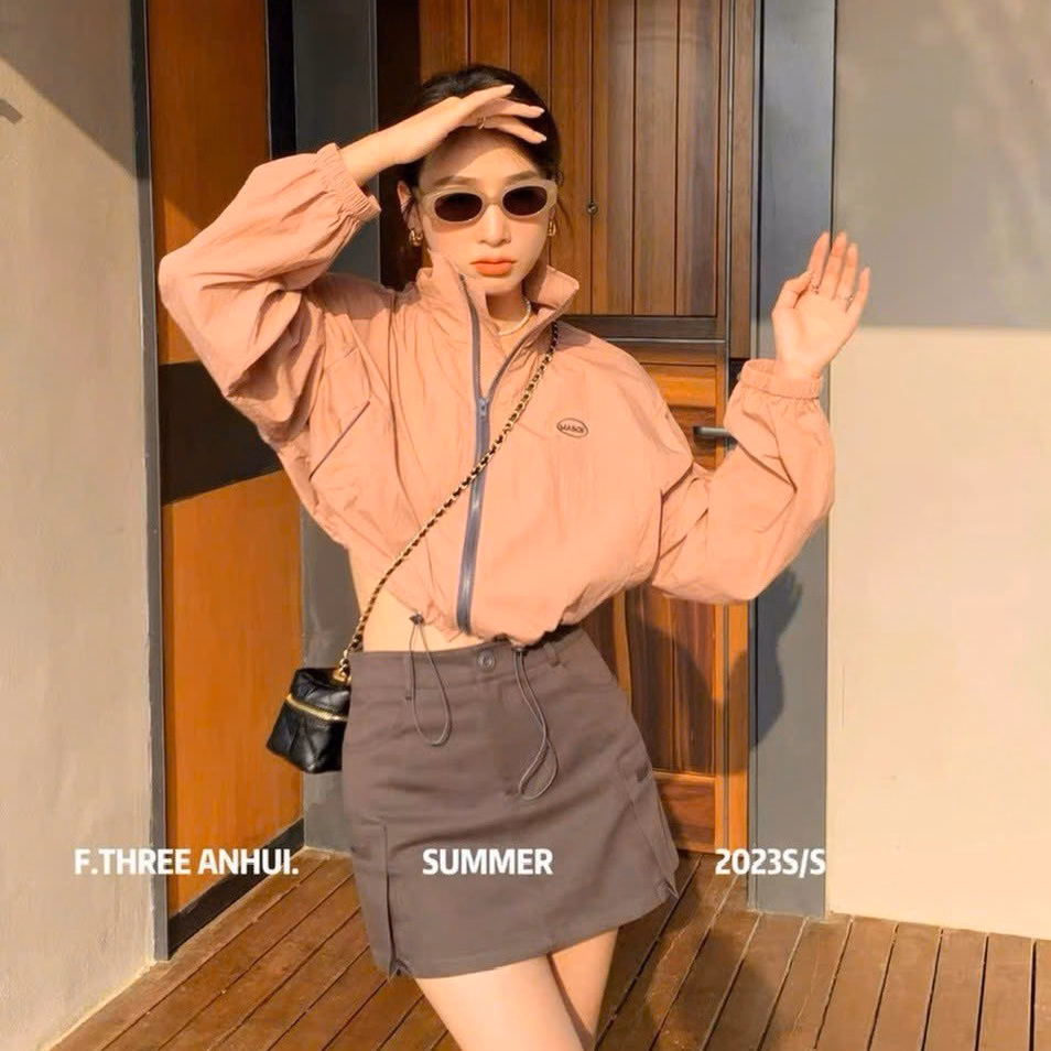 Áo Khoác Nữ Với Chất Dáng Form Kiểu Lửng Có Dây Rút Bao Đẹp Và Tiện Lợi Có In Chữ Masof Sắc Nét Phong Cách Hàn Quốc Áo Đẹp Hàng Hot Trend-Htm Fashion - Ảnh 2