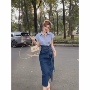 Set Bộ Đồ Nữ Áo Sơ Mi Sọc Mix Chân Váy Denim Xẻ Tà Đan Dây Eo Dd310 - Nana House