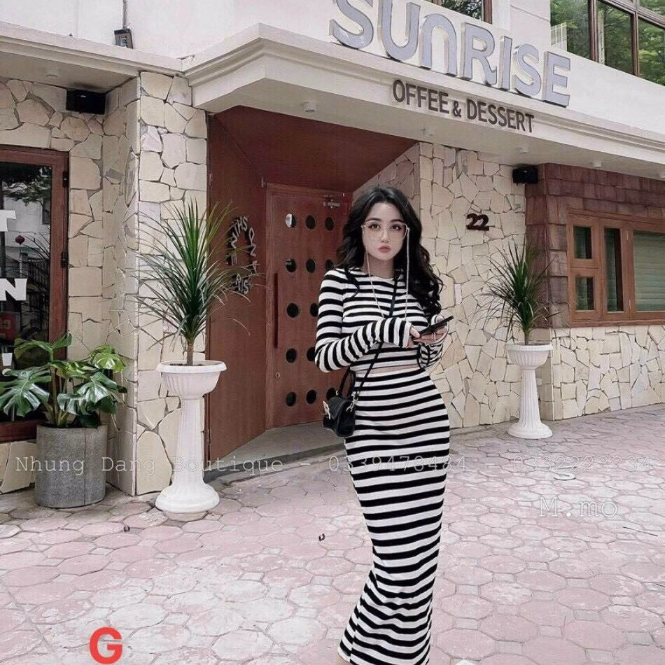 Set Đầm Váy Nữ Áo Crotop Tay Dài Phối Chân Váy Sọc Đen Trắng Bt752 - Nana House - Ảnh 2