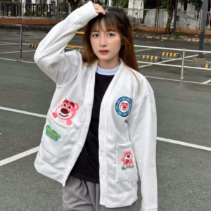 Áo Khoác Nỉ Cardigan Nữ Unisex Trước Áo Có In Hình Gấu Dâu Dễ Thương Với Chất Vải Nỉ Bông Mềm Mịn Và Dày Dặn Áo Đẹp Hàng Hot Trend-Htm Fashion