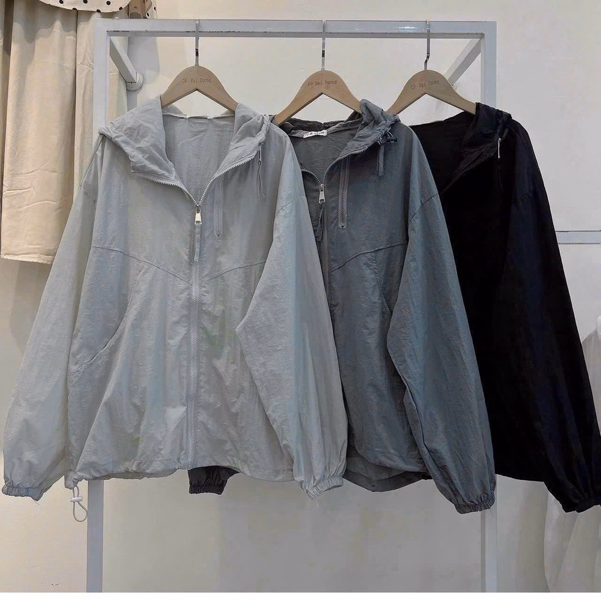 Áo Khoác Dù Trợt Nước Nữ Với Dáng Croptop Kiểu Lửng Chất Liệu Vải Áo Mát Mẻ Với Khóa Kéo Zip Áo Dễ Thương Hàng Hot Trend-Htm Fashion - Ảnh 7