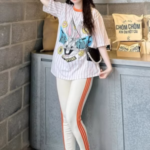 Set Bộ Đồ Nữ Áo Họa Tiết Thỏ Viền Cổ Phối Quần Leeging Dài 3 Sọc Sa801 - Sam Store