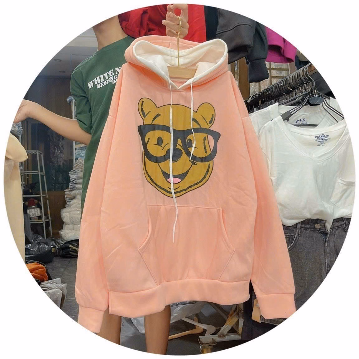 Áo Hoodie Nỉ Nam Nữ Với Chất Liệu Vải Nỉ Ngoại Dày Dặn Form Rộng Áo Có In Hoạt Hình Gấu Đeo Kính Bao Đáng Yêu Mẫu Áo Đẹp Hàng Hot Trend-Htm Fashion - Ảnh 11