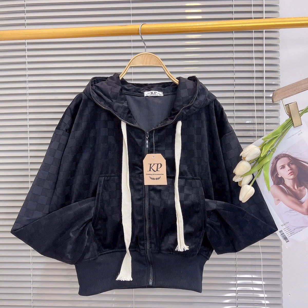 Áo Khoác Nỉ Kiểu Dáng Lửng Nữ Chất Liệu Vải Dập In Họa Tiết Nổi Chữ Siêu Xinh Có Nón Trùm Đầu Cực Xinh Kèm Khóa Zip Áo Đẹp Hàng Hot Trend-Htm Fashion - Ảnh 6