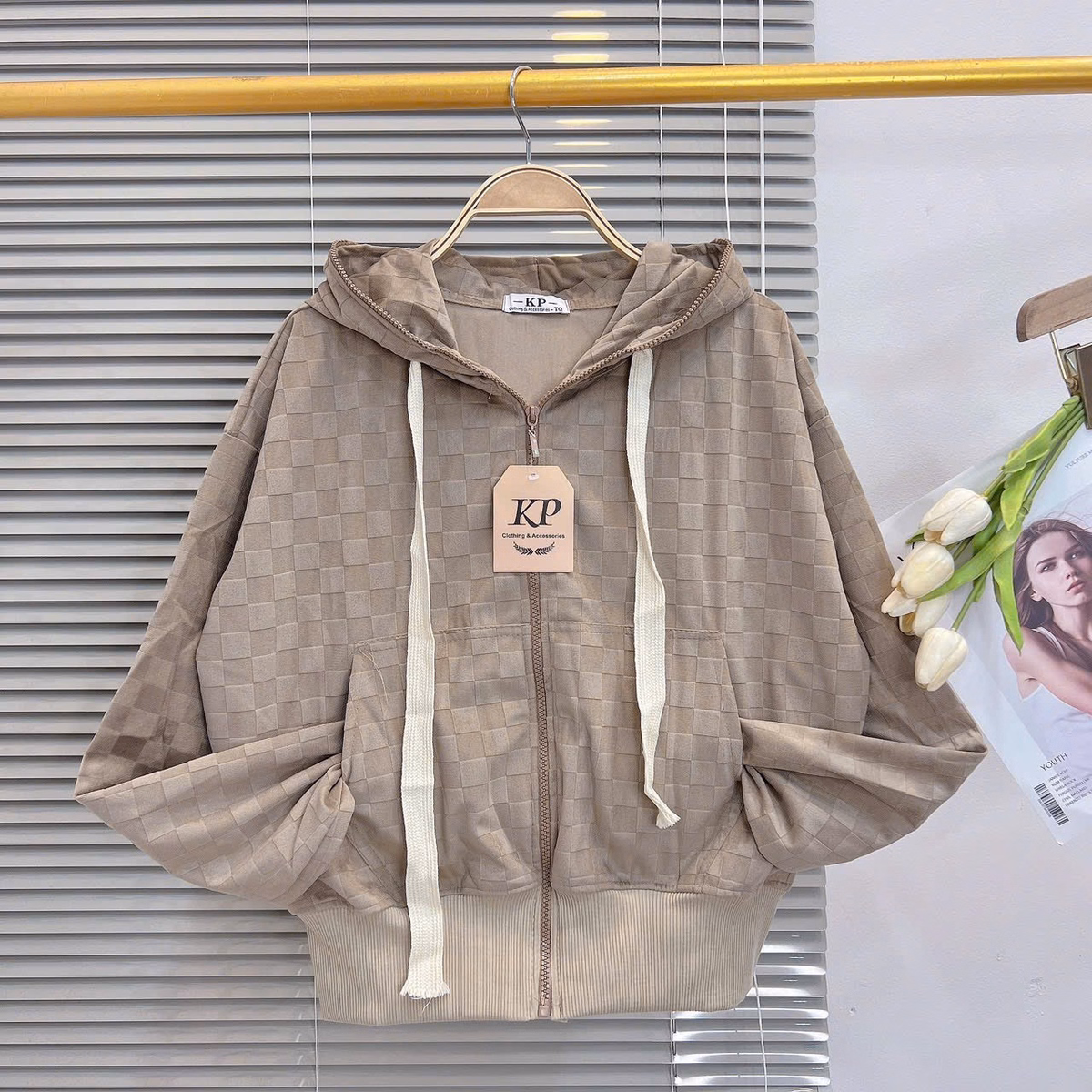 Áo Khoác Nỉ Kiểu Dáng Lửng Nữ Chất Liệu Vải Dập In Họa Tiết Nổi Chữ Siêu Xinh Có Nón Trùm Đầu Cực Xinh Kèm Khóa Zip Áo Đẹp Hàng Hot Trend-Htm Fashion - Ảnh 8