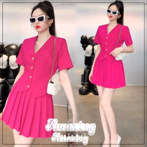 Set Bộ Đồ Nữ Áo Cổ Tim Đính Nút Phối Chân Váy Xếp Ly Sa802 - Sam Store