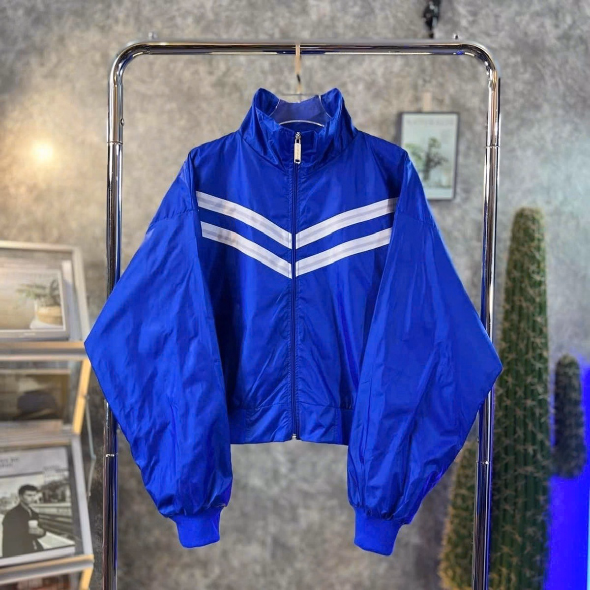 Áo Khoác Dù Nữ Với Chất Dáng Đẹp Có Phối Viền 2 Sọc Áo Nổi Bật Vải Mát Mẻ Có Bo Chun Áo Đẹp Hàng Hot Trend-Htm Fashion - Ảnh 5