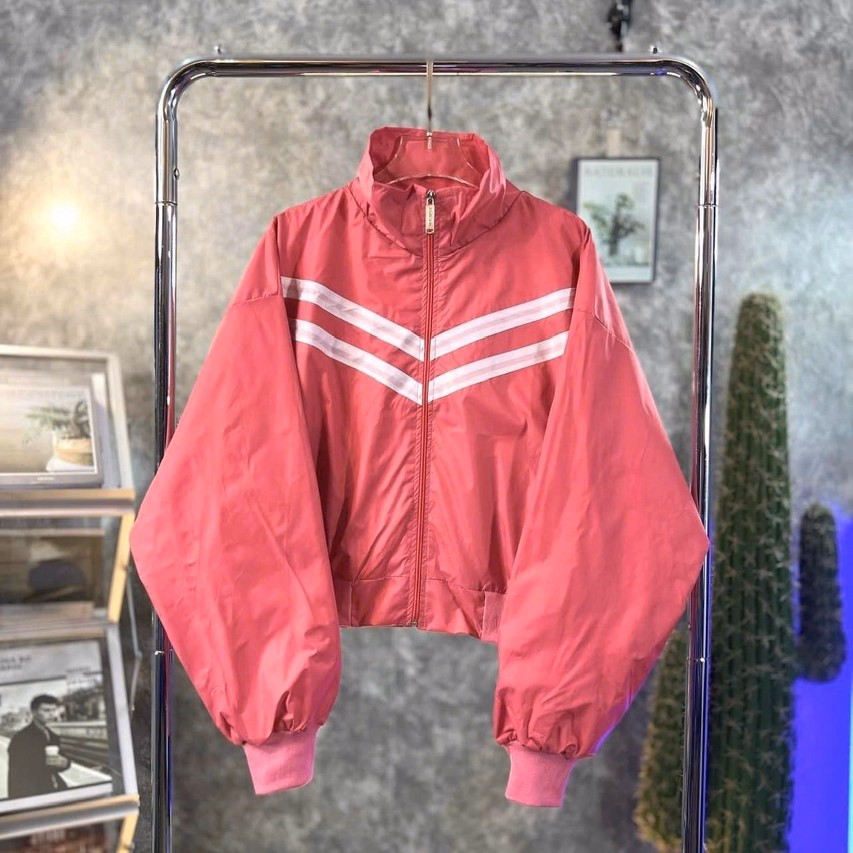 Áo Khoác Dù Nữ Với Chất Dáng Đẹp Có Phối Viền 2 Sọc Áo Nổi Bật Vải Mát Mẻ Có Bo Chun Áo Đẹp Hàng Hot Trend-Htm Fashion - Ảnh 8