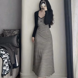 Set Đầm 2 Dây Form Dài Kèm Áo Khoác Tay Dài - Lê Phương Boutique