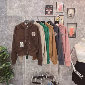 Áo Khoác Nỉ Nhung Nữ Có In Nổi Bé Mèo Cute Trước Áo Phối Dáng Lửng Kèm Nón Trùm Đầu To Siêu Hot Trend-Htm Fashion