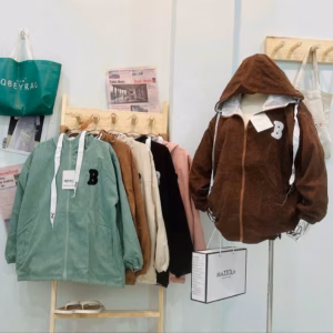 Áo Khoác Dù Thêu Nổi Chữ B Dáng Form Rộng Có Nón Trùm Đầu To Bo Chun Chất Vải Thoáng Mát Hàng Siêu Xinh Hot Trend-Htm Fashion