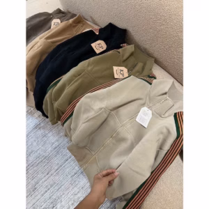 Áo Khoác Nỉ Nữ Có Phối 3 Sọc Cánh Tay Siêu Đỉnh Với Chất Vải Dày Mịn Dáng Đẹp Có Cổ Bẻ Áo Đẹp Luôn Hot Trend-Htm Fashion