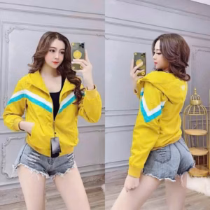 Áo Khoác Dù Nữ Có Phối Sọc Viền Trước Áo Siêu Xinh Chất Liệu Vải Thoáng Mát Form Đẹp Kèm Nón Trùm Đầu Đẹp Hàng Hot Trend-Htm Fashion