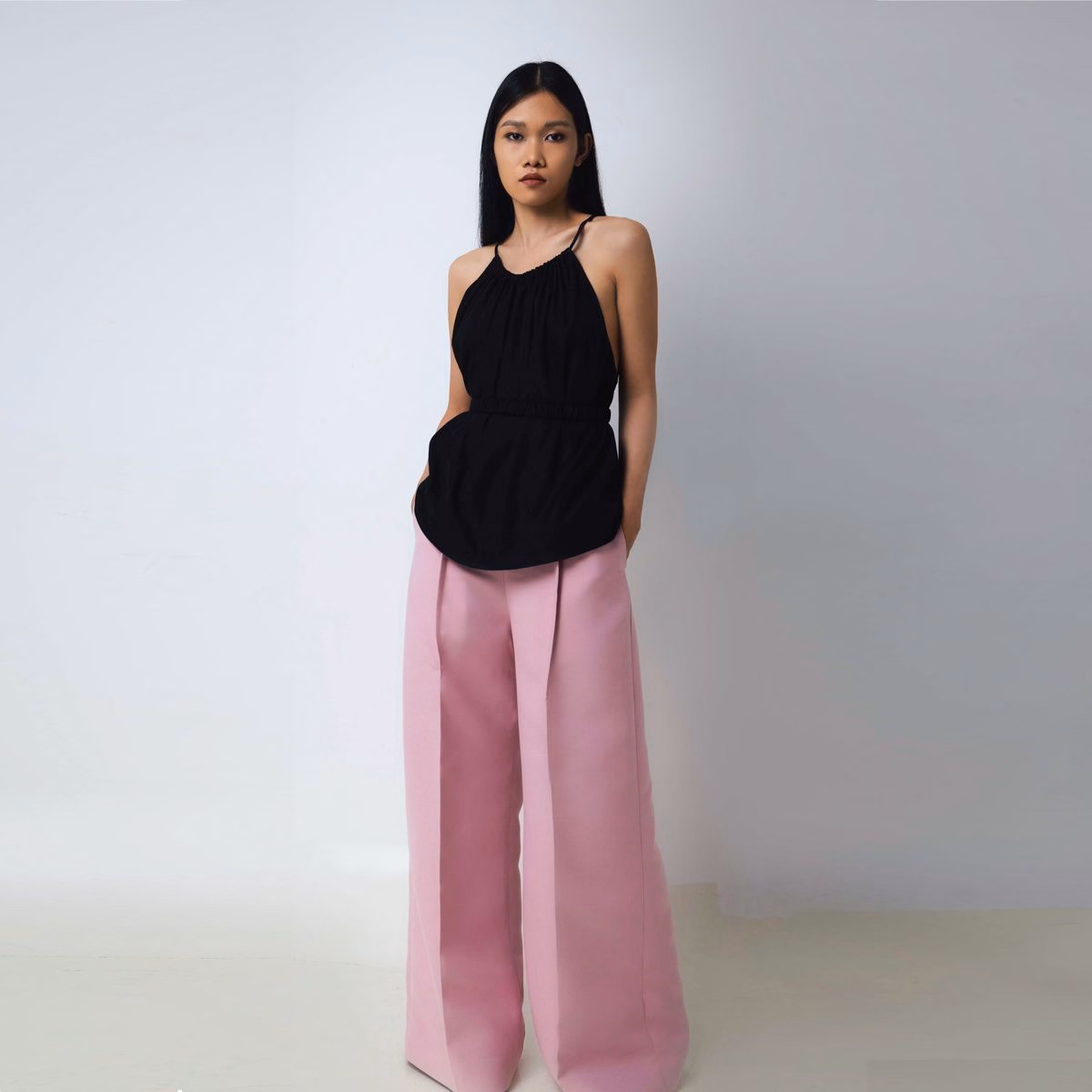 Áo Yếm Nhún Cổ Hở Lưng Halter Top - Conin